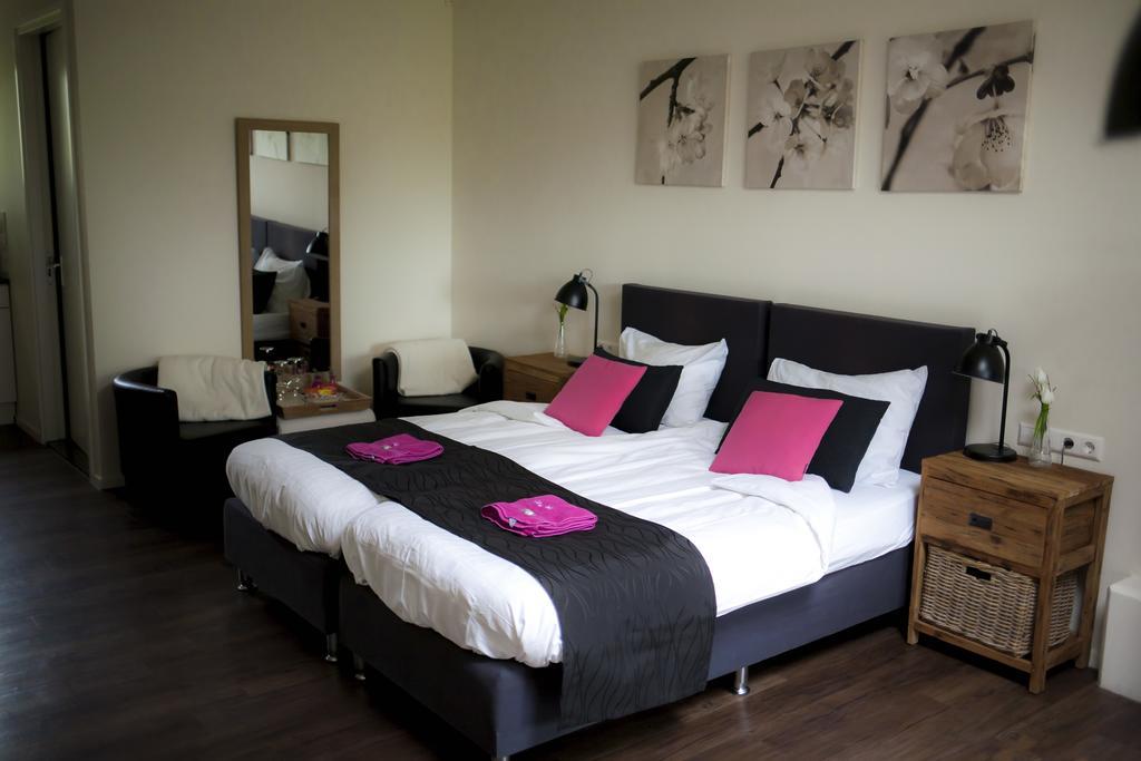 Bed and Breakfast Rheezerstee Zewnętrze zdjęcie